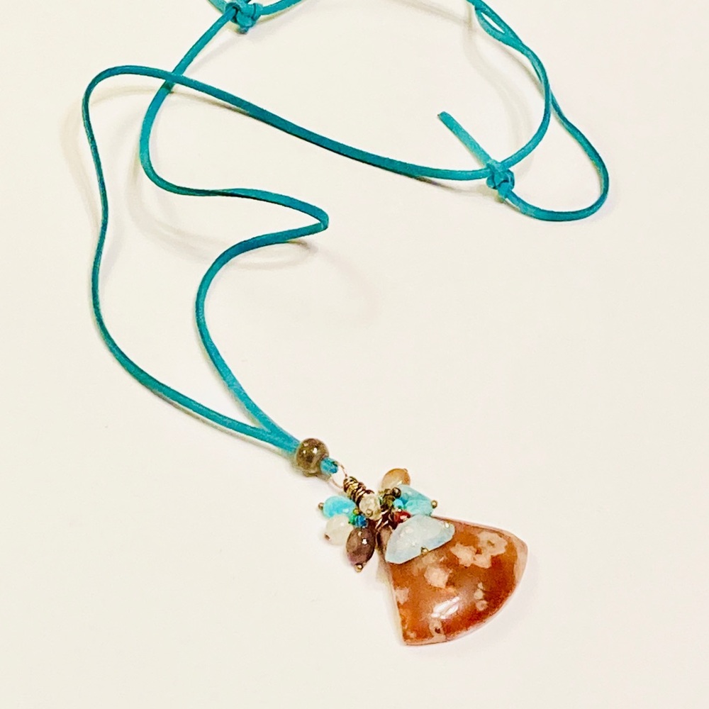 Bohemian Style 💕💕Teal Quartz Crystal & Apatite on Brown Cherry Blossom Agate